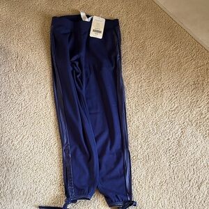 Fabletics Kara Pant in Navy